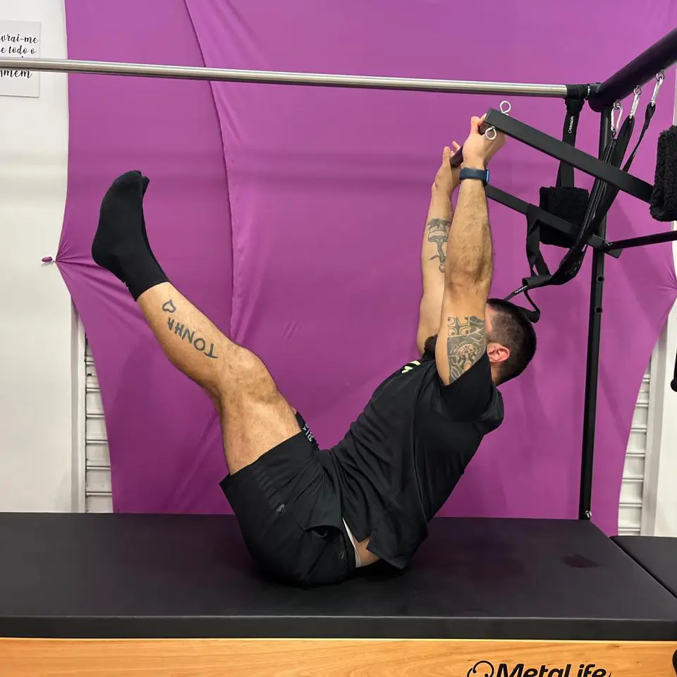 Homem fazendo pilates, Espaço Gisele Silva